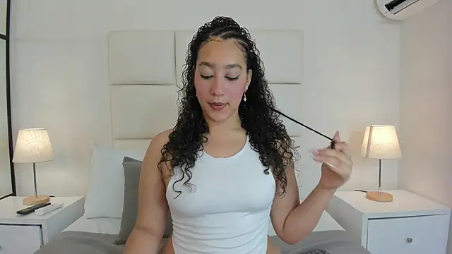 Snapshot of NaomiCambels chatting on July 1, 7:02 pm NaomiCambels online show from July 1, 7:02 pm