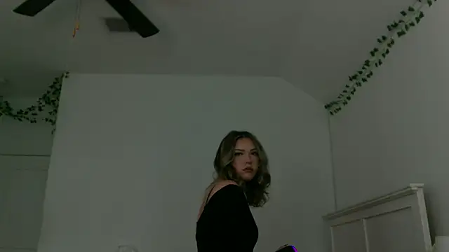 Snapshot of juicyxi chatting on June 9, 5:57 pm juicyxi online show from June 9, 5:57 pm