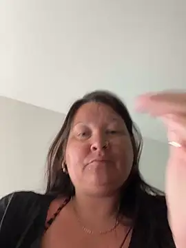 Snapshot of NUTTERBUTTA chatting on June 11, 8:40 pm NUTTERBUTTA online show from June 11, 8:40 pm