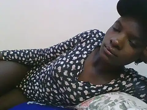 Snapshot of ebonypetite2 chatting on June 30, 3:29 am ebonypetite2 online show from June 30, 3:29 am