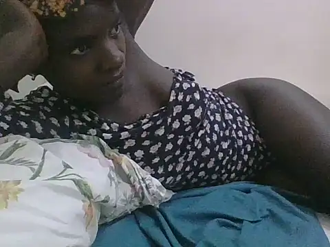 Snapshot of ebonypetite2 chatting on July 13, 6:00 pm ebonypetite2 online show from July 13, 6:00 pm