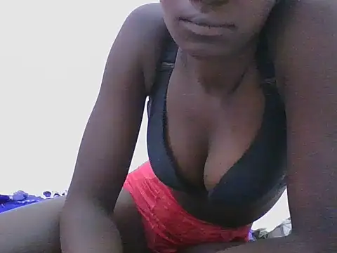 Snapshot of ebonypetite2 chatting on July 18, 4:27 am ebonypetite2 online show from July 18, 4:27 am