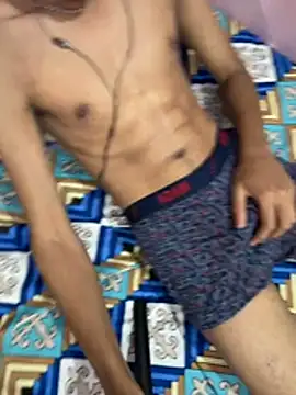 Snapshot of samyuthtwink chatting on June 27, 3:50 pm samyuthtwink online show from June 27, 3:50 pm