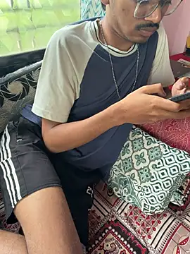 Snapshot of samyuthtwink chatting on July 8, 10:09 am samyuthtwink online show from July 8, 10:09 am