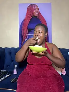 Snapshot of BigBootyBrie01 chatting on June 25, 12:20 pm BigBootyBrie01 online show from June 25, 12:20 pm