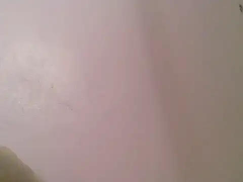 Snapshot of cute_bee chatting on June 9, 5:35 pm cute bee online show from June 9, 5:35 pm