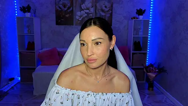 Snapshot of NikoleMills chatting on June 21, 6:05 am NikoleMills online show from June 21, 6:05 am
