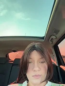 girl-Emily online show from July 31, 4:23 am