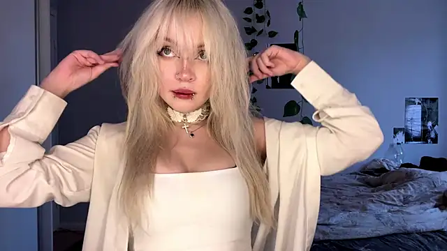 Snapshot of Velvets_Vixens01 chatting on June 12, 4:28 pm Velvets Vixens01 online show from June 12, 4:28 pm