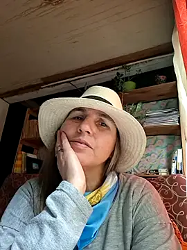 Snapshot of Almaradiante chatting on July 15, 6:02 pm Almaradiante online show from July 15, 6:02 pm