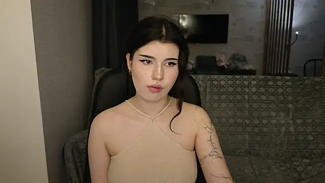Snapshot of SolanaFlipper chatting on June 15, 9:06 pm SolanaFlipper online show from June 15, 9:06 pm