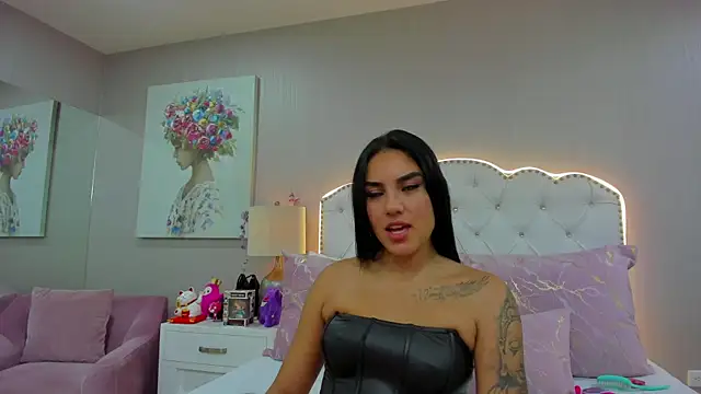 Snapshot of Valen_Abella chatting on August 4, 3:32 am Valen Abella online show from August 4, 3:32 am