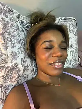 Snapshot of soupypie chatting on July 4, 12:28 am soupypie online show from July 4, 12:28 am