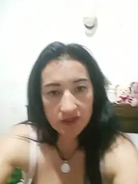Snapshot of Adriananoir chatting on July 3, 11:44 pm Adriananoir online show from July 3, 11:44 pm