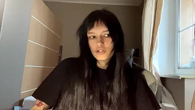 Snapshot of SebrinaMontelle chatting on June 14, 10:17 am SebrinaMontelle online show from June 14, 10:17 am