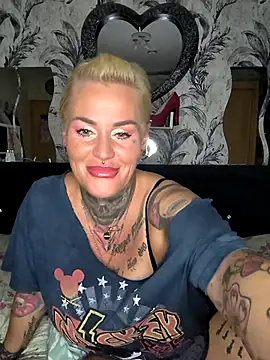 InkedMissLaBaehm online show from June 22, 8:39 pm