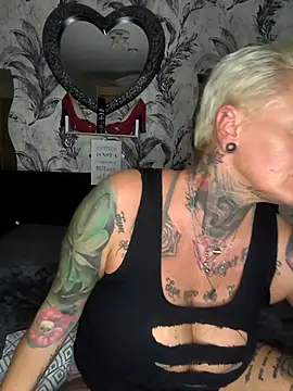 InkedMissLaBaehm online show from July 9, 10:14 pm
