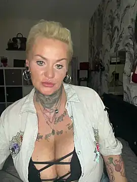 InkedMissLaBaehm online show from July 14, 10:04 pm