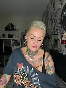 InkedMissLaBaehm online show from July 15, 10:37 pm