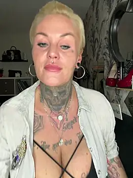 InkedMissLaBaehm online show from July 26, 10:16 pm