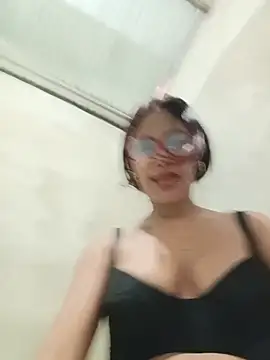Snapshot of dulce_amber21 chatting on June 11, 12:36 pm dulce amber21 online show from June 11, 12:36 pm