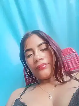 Snapshot of dulce_amber21 chatting on June 13, 12:25 pm dulce amber21 online show from June 13, 12:25 pm
