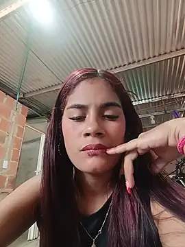 Snapshot of dulce_amber21 chatting on July 14, 12:44 pm dulce amber21 online show from July 14, 12:44 pm