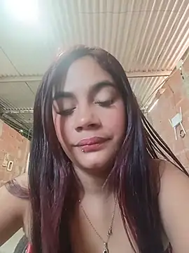 Snapshot of dulce_amber21 chatting on July 15, 1:38 pm dulce amber21 online show from July 15, 1:38 pm