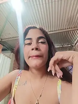 Snapshot of dulce_amber21 chatting on July 23, 1:31 pm dulce amber21 online show from July 23, 1:31 pm