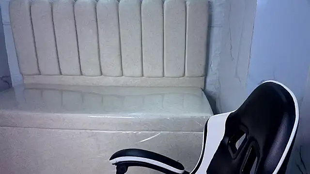 Snapshot of Alana_fox_tx chatting on June 11, 7:45 pm Alana fox tx online show from June 11, 7:45 pm