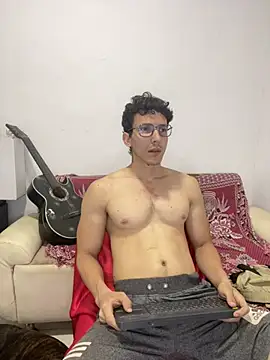 Snapshot of charlydean chatting on July 13, 4:21 pm charlydean online show from July 13, 4:21 pm