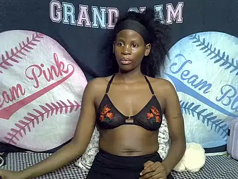 Snapshot of Queen_slay2 chatting on July 4, 5:41 pm Queen slay2 online show from July 4, 5:41 pm