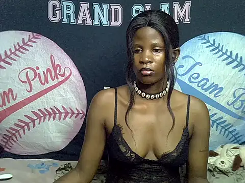 Snapshot of Queen_slay2 chatting on July 10, 7:56 am Queen slay2 online show from July 10, 7:56 am