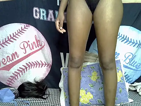 Snapshot of Queen_slay2 chatting on July 22, 4:48 am Queen slay2 online show from July 22, 4:48 am