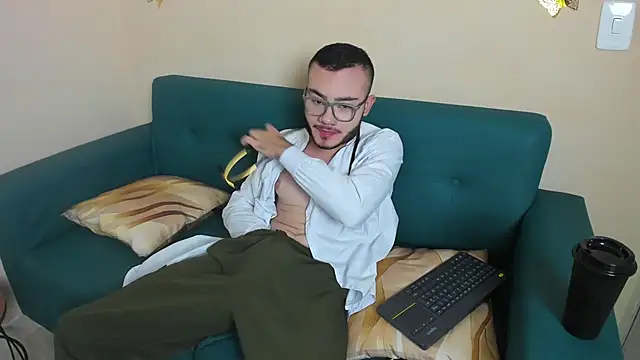 Snapshot of Matia_Zelvya chatting on June 15, 1:02 pm Matia Zelvya online show from June 15, 1:02 pm
