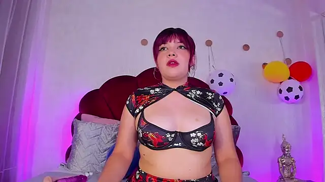 Snapshot of AliceLee18 chatting on June 27, 12:55 pm AliceLee18 online show from June 27, 12:55 pm
