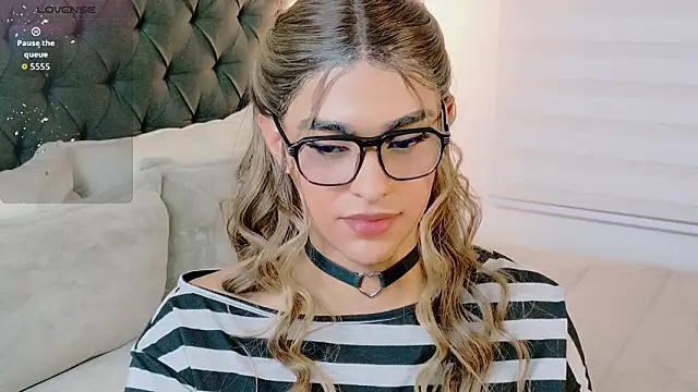 Snapshot of Scarlethvhonparker chatting on February 15, 2:41 am Scarlethvhonparker online show from February 15, 2:41 am