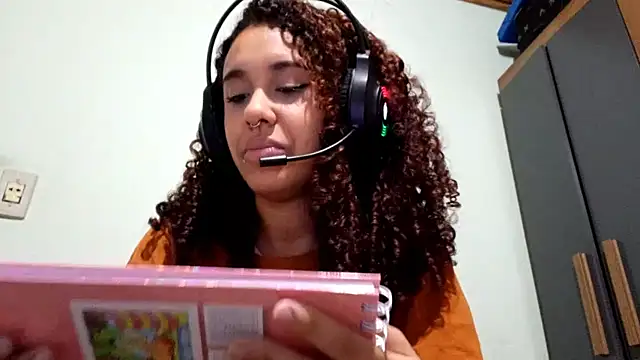 Snapshot of RosannMecardo chatting on June 15, 4:20 pm RosannMecardo online show from June 15, 4:20 pm