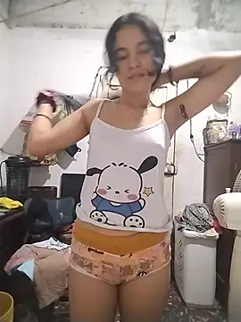 Snapshot of Kittyytinaa chatting on June 27, 3:00 am Kittyytinaa online show from June 27, 3:00 am