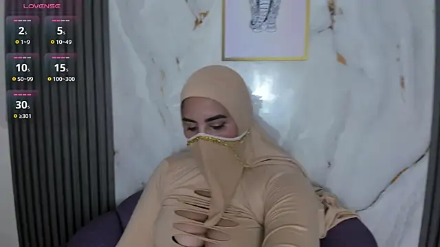 Nadia Sammur online show from June 12, 1:26 am