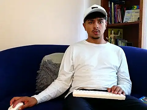Snapshot of DavidsBoner chatting on June 11, 9:13 pm DavidsBoner online show from June 11, 9:13 pm