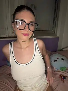 Snapshot of Milagomez chatting on June 24, 9:14 pm Milagomez online show from June 24, 9:14 pm