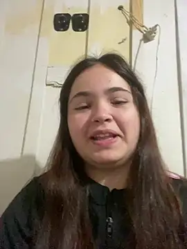 Snapshot of bella__hott chatting on June 24, 9:19 am bella hott online show from June 24, 9:19 am