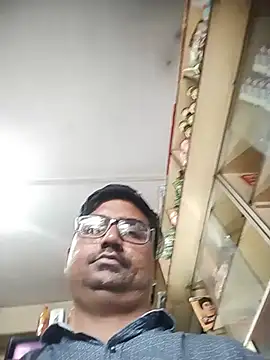 Snapshot of dhirusury050625 chatting on July 3, 5:25 am dhirusury050625 online show from July 3, 5:25 am