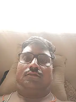 Snapshot of dhirusury050625 chatting on July 14, 12:22 pm dhirusury050625 online show from July 14, 12:22 pm