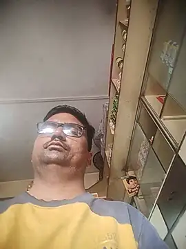 Snapshot of dhirusury050625 chatting on July 18, 3:44 am dhirusury050625 online show from July 18, 3:44 am