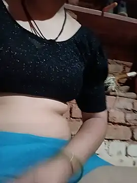 Snapshot of Pooja_khanna chatting on July 8, 11:42 pm Pooja khanna online show from July 8, 11:42 pm