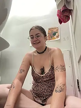 mclacy online show from June 17, 11:12 am