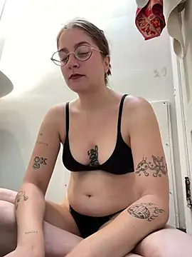 mclacy online show from July 31, 11:53 am