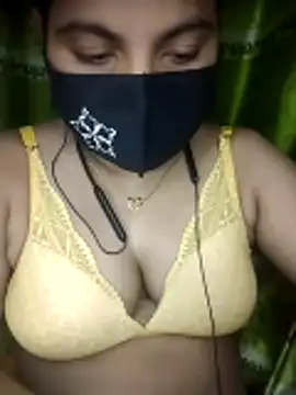Snapshot of Khosi_Moni chatting on June 20, 1:58 pm Khosi Moni online show from June 20, 1:58 pm